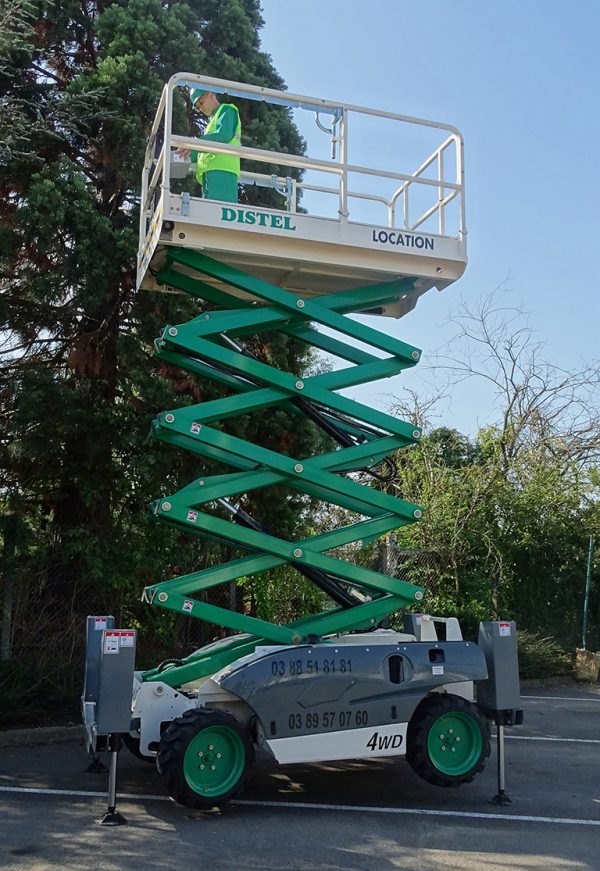 location nacelle automotrice, location plate-forme ciseau diesel, nacelle à ciseaux, plate-forme ciseau diesel