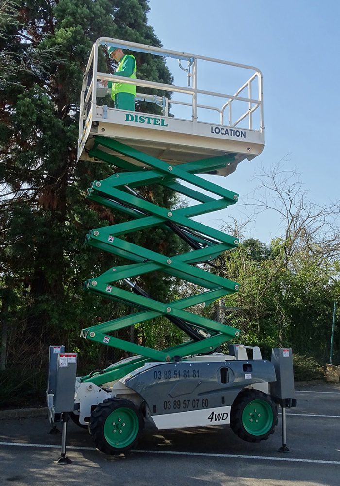 location nacelle automotrice, location plate-forme ciseau diesel, nacelle à ciseaux, plate-forme ciseau diesel