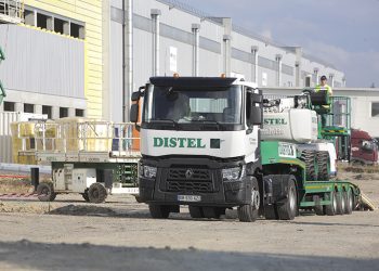 Livraison sur chantier d'une nacelle DISTEL