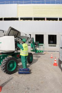 Vérification périodique règlementaire d'une nacelle élévatrice