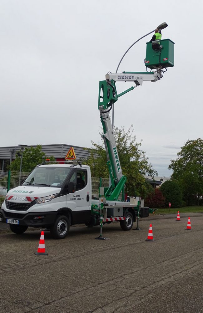 location de camion nacelle, location de nacelle pour elagage, nacelle vl, achat camion nacelle, location camion nacelle prix